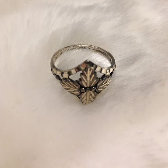 Vintage Jewelry - ❗️FINAL PRICE❗️925 Sterling Silver Leaf Ring