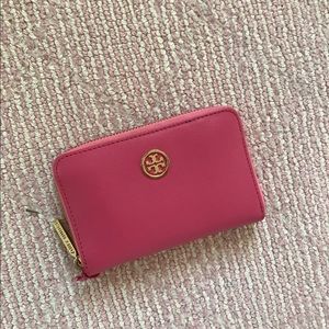 Tory wallet