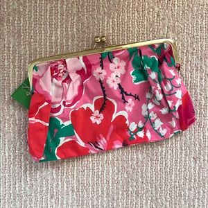 Lilly clutch