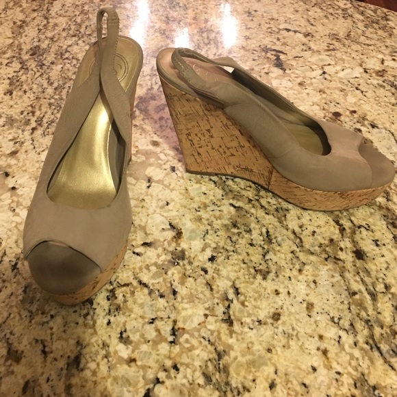 Nude Jessica Simpson's platforms