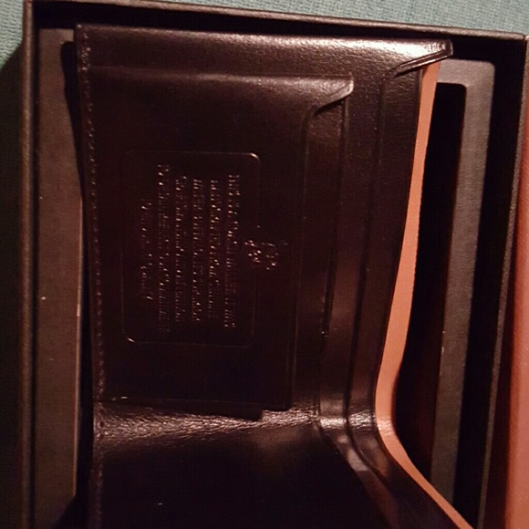 Coach Men Wallet - Picture 2 of 4