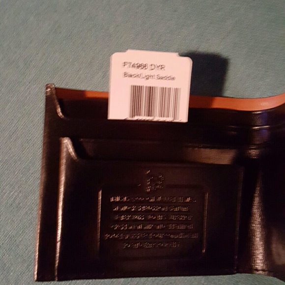 Coach Men Wallet - Picture 4 of 4