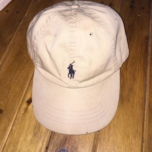 Beige polo hat w/leather strap