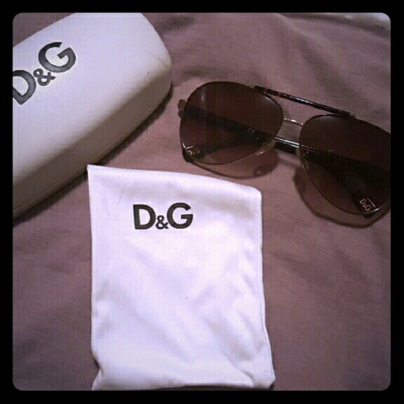 Authentic Dolce and Gabbana aviator style sunglass