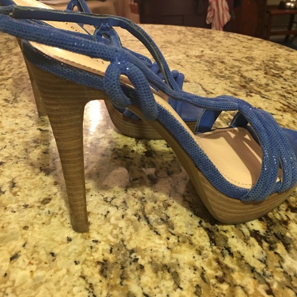 Stiletto blue leather Gianni Bini heels