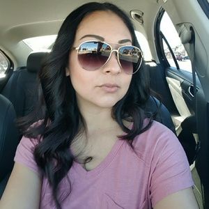 Meet your Posher, Stephanie
