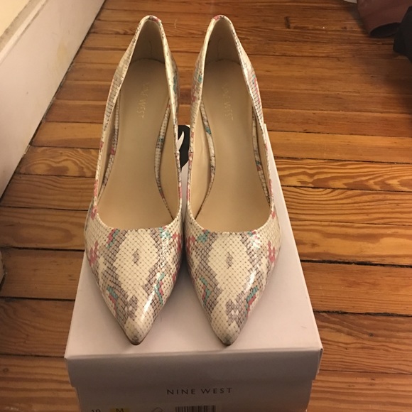 Nine West SZ 10 FLAX