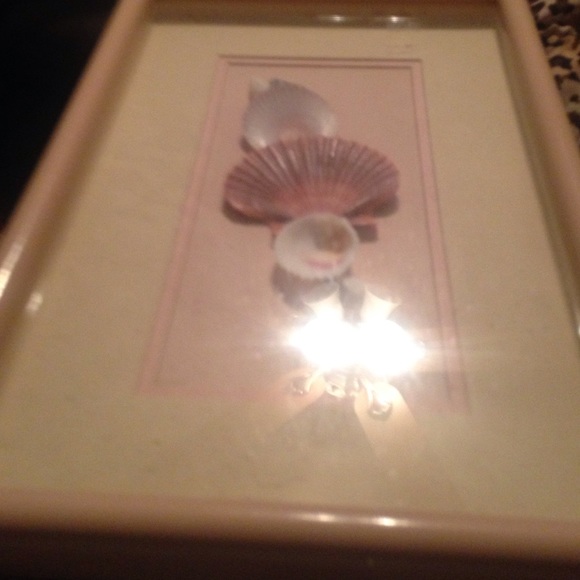 Mint condition real shell picture frame - Picture 3 of 3