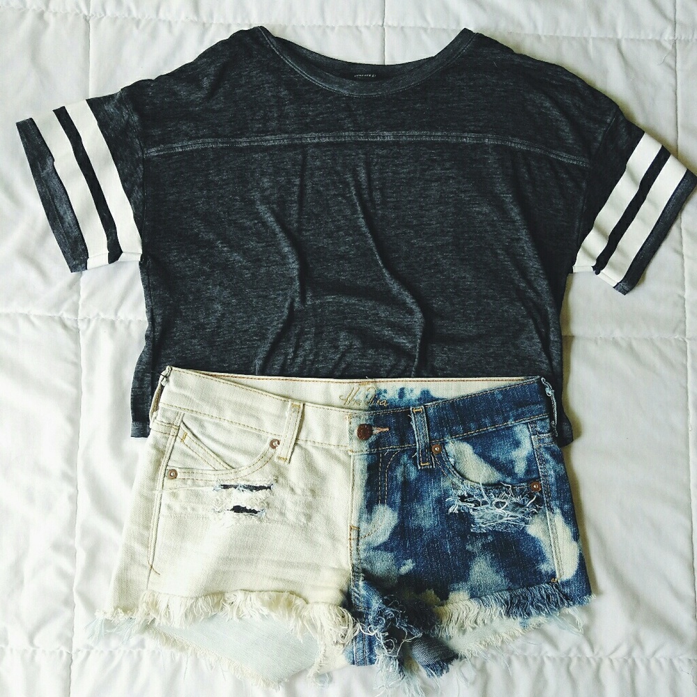 💕F21 grey varsity crop💕