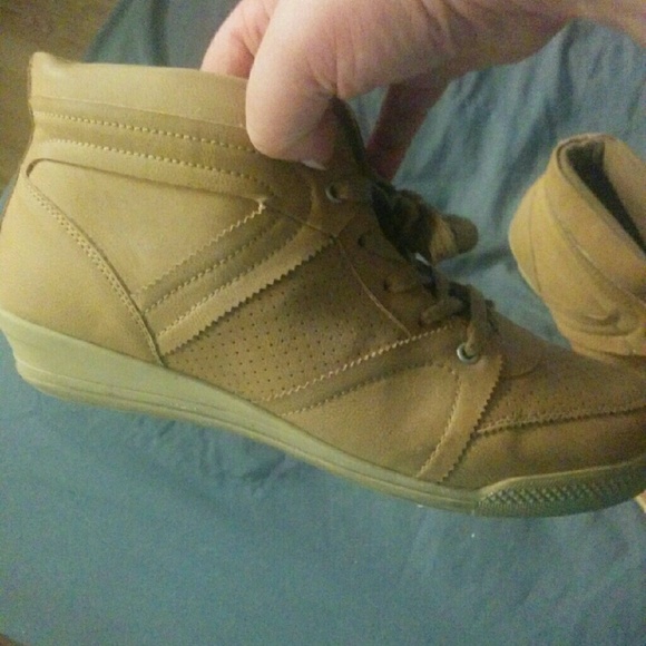 Wedge sneakers