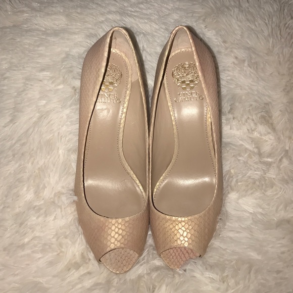 Vince Camuto shoes nude peep toe