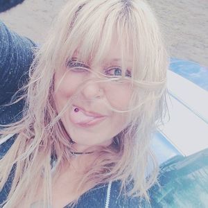 Meet your Posher, Danika