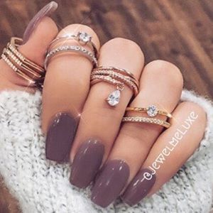 Meet your Posher, Alia