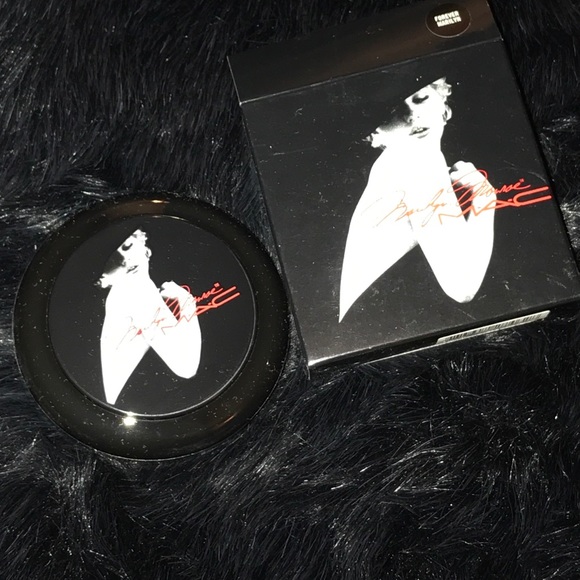 Mac Marilyn Monroe "Forever Marilyn" Beauty Powder