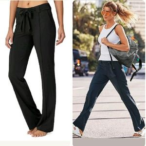 SOLD Athleta Black Destination Pant Size 2