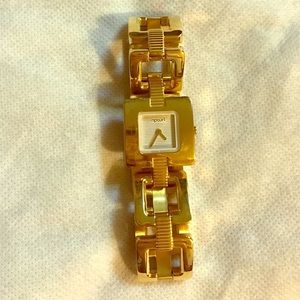 Ripcurl Gold Square Chain Watch