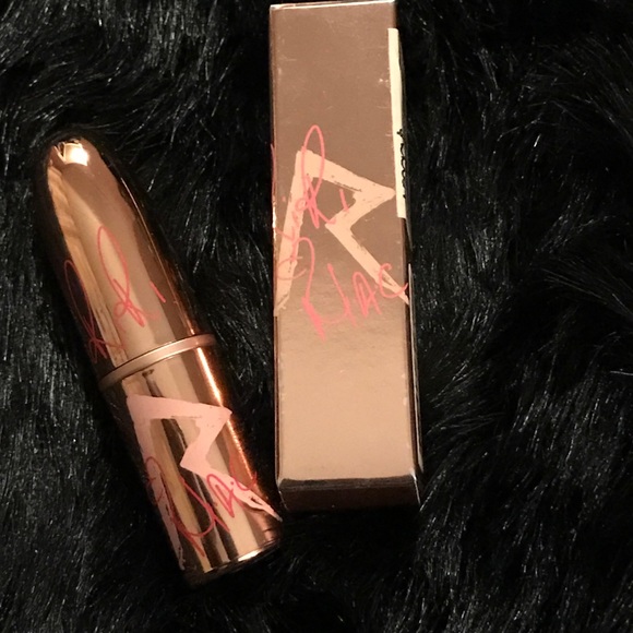 BNIB MAC Rihanna "Talk that Talk" lipstick