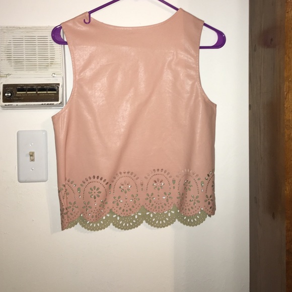 it doesn't look good on me - Picture 2 of 2