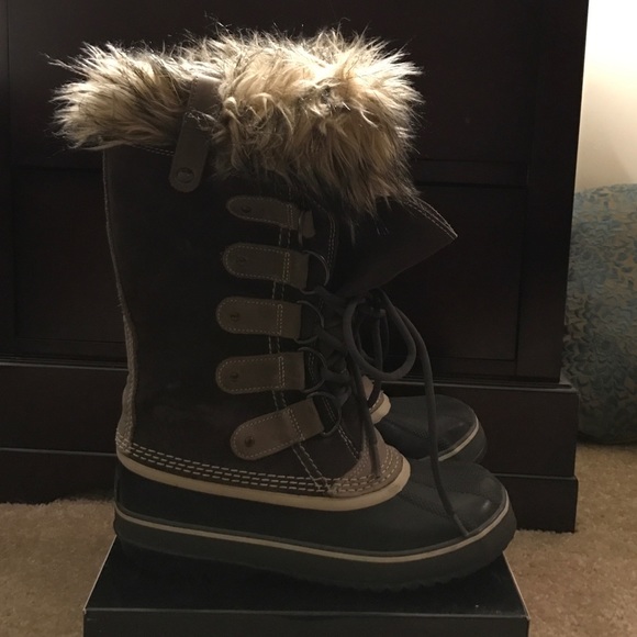 Sorel Joan of Arctic boots, size 8--Quarry color