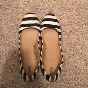 Mossimo supply co black and white striped flats