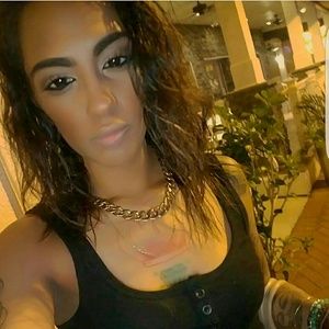 Meet your Posher, Cassandra