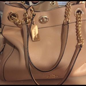 COACH EDIE TURNLOCK BAG in Pebble Leather