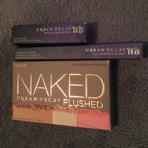 URBAN DECAY BUNDLE DEAL FOR ONE DAY!!