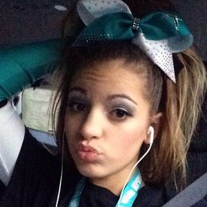 Meet your Posher, Maegan