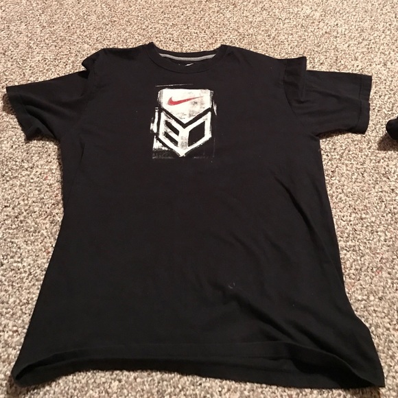 Men's Nike shirt