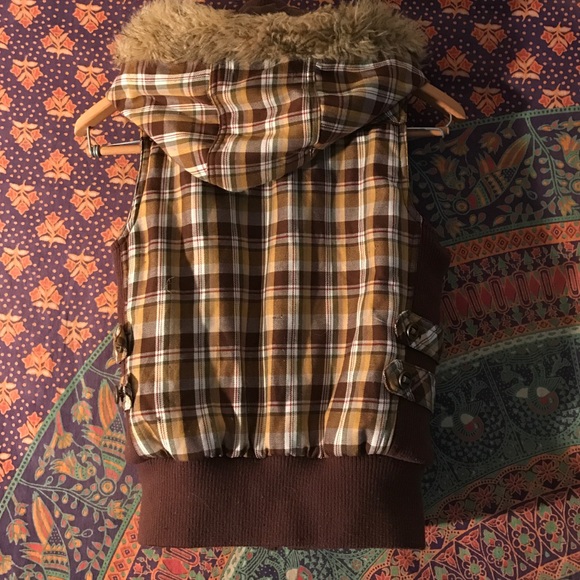 Forever 21 yellow plaid hooded vest - Picture 3 of 3