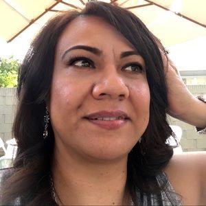 Meet your Posher, Ana