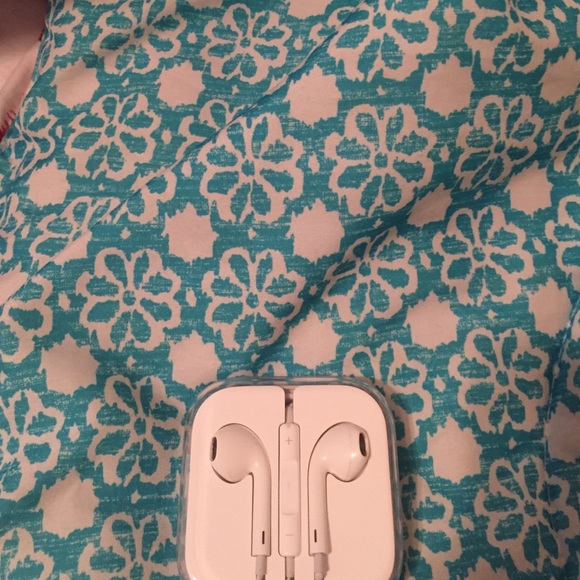 Apple brand new earphones never opened