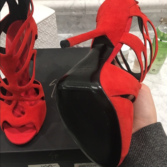 NWT Giuseppe red heels - Picture 2 of 3