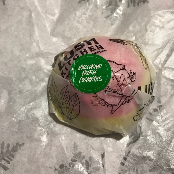 Lush Kitchen Sugar Plum Fairy Sugar Scrub - Picture 2 of 4