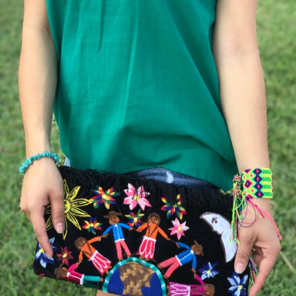 Embroidered Oversized Clutch Children of the World - Picture 4 of 8