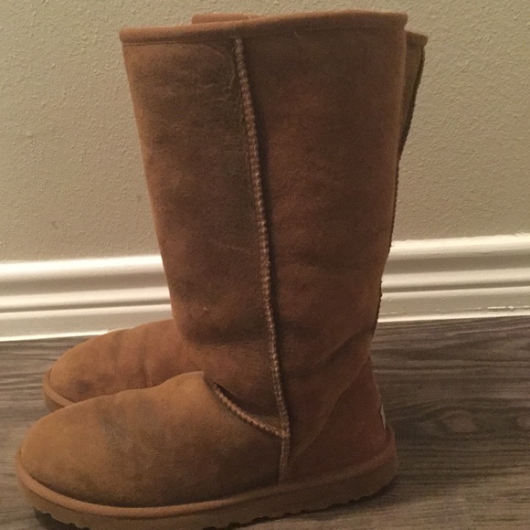 Tall UGG boots - Picture 2 of 3