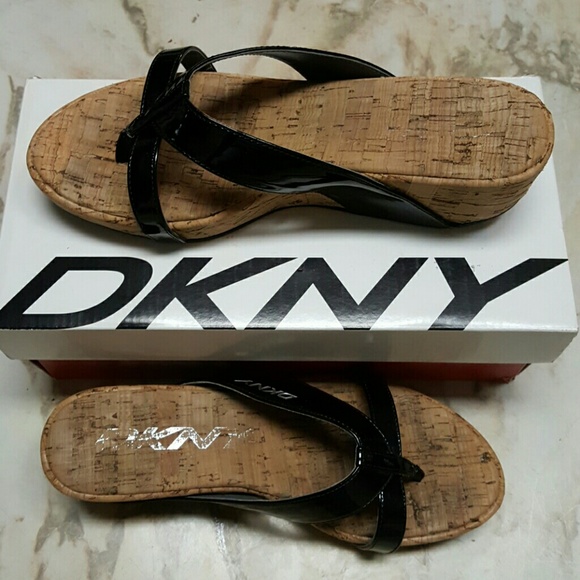 dkny ladies sandals