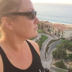 Meet your Posher, Cheri