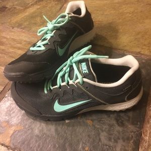 Tiffany blue teal 8.5 Nike trail runner shoes grey