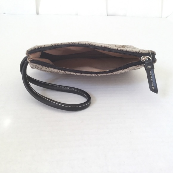 Patterned Wristlet - Picture 3 of 4