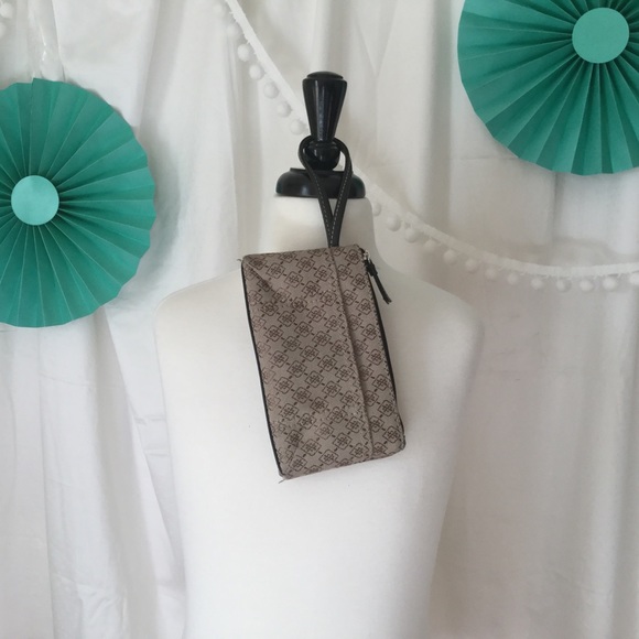 Patterned Wristlet - Picture 2 of 4