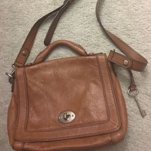 Tan leather fossil crossbody bag