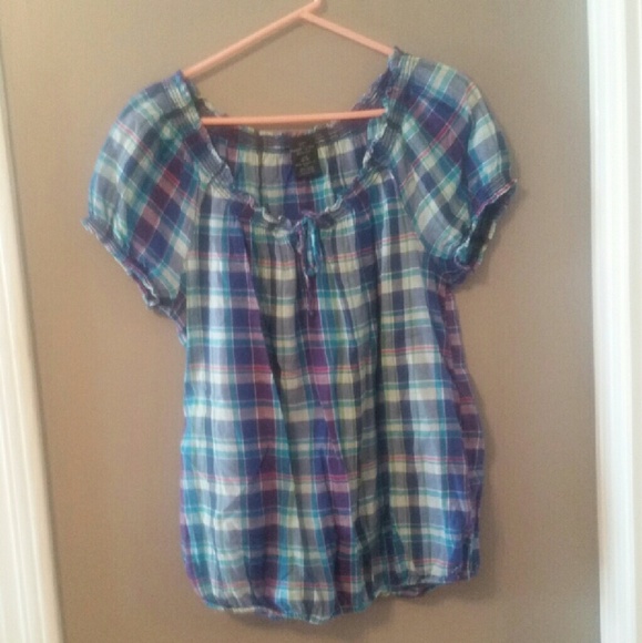 Shirt sleeve plaid shirt