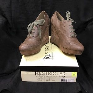 NWT Restricted taupe faux leather wedge oxfords