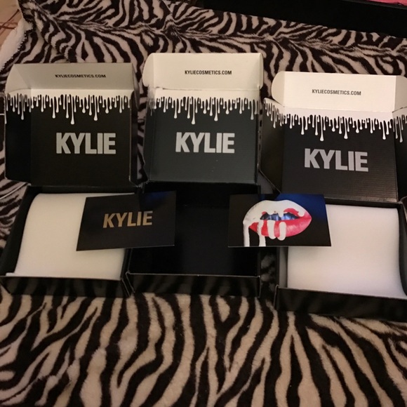 Kylie cosmetic shipment box - Picture 2 of 4