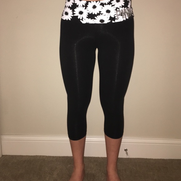 PINK Victoria's Secret Pants - Cropped Victoria's Secret PINK Leggings