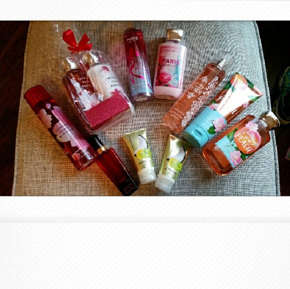 NEW BATH & BODY WORKS SET & Victoria's Secret