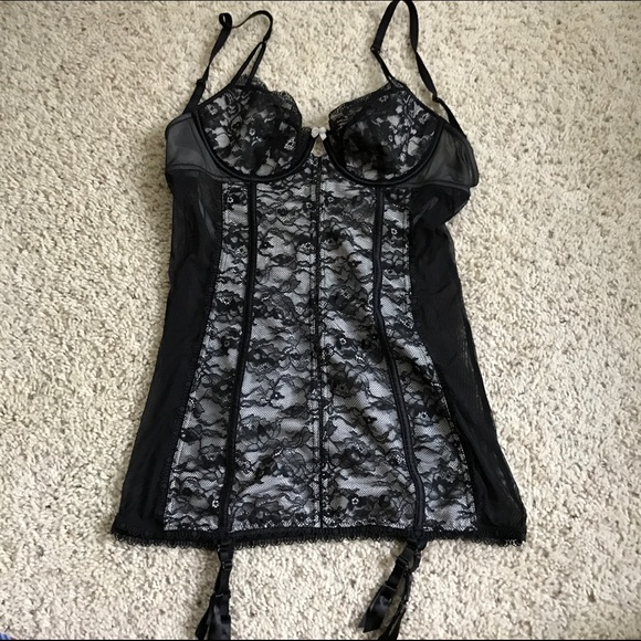 Victoria's Secret 34 C Black and white slip