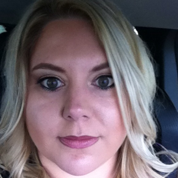 Meet your Posher, Andrea - Picture 1 of 1