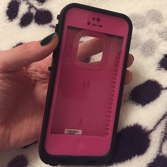 iPhone 5/5s/SE Hot Pink Lifeproof Case - Picture 3 of 3